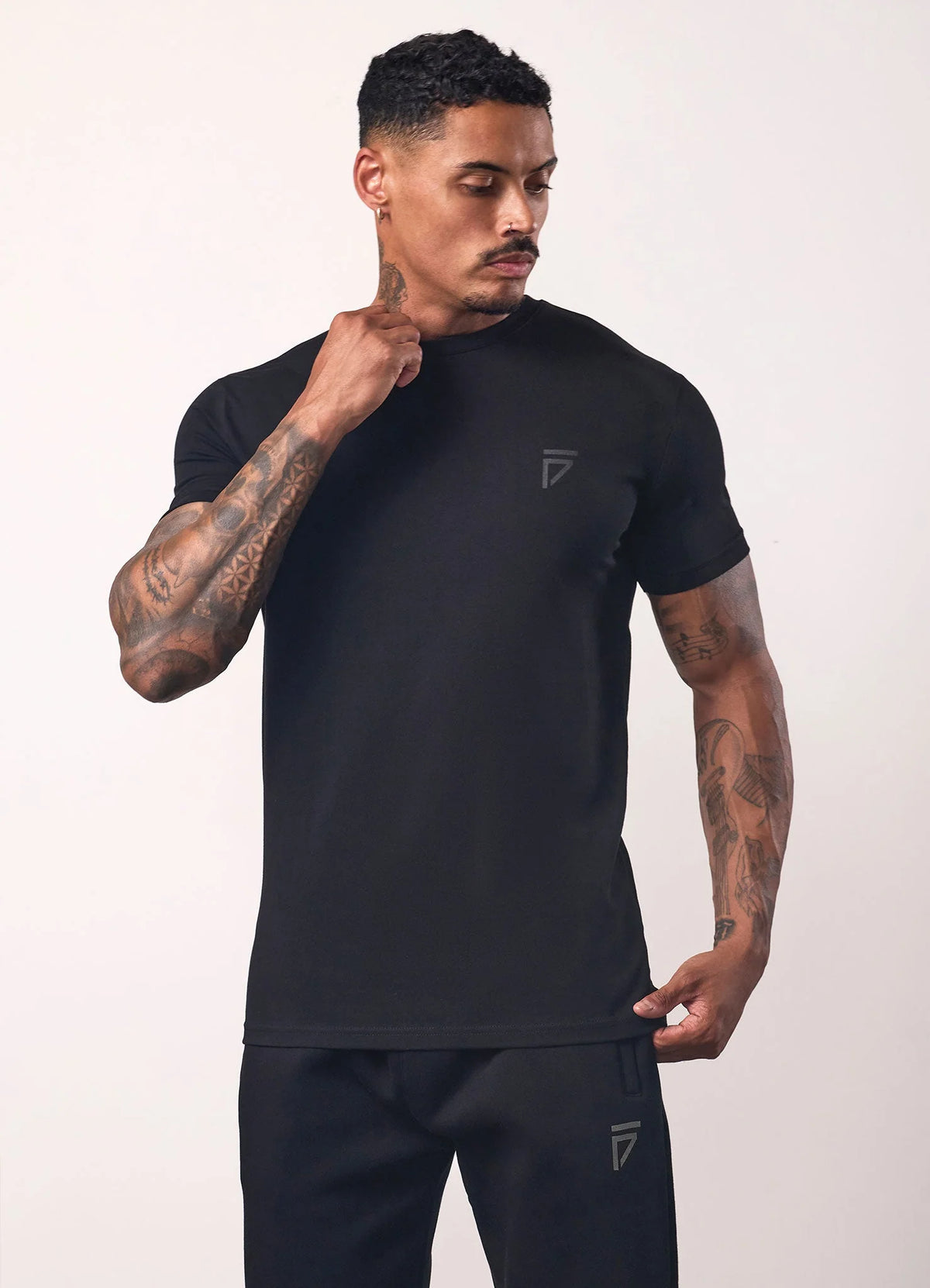 Gym King Fight Division T-Shirt - Black/Black